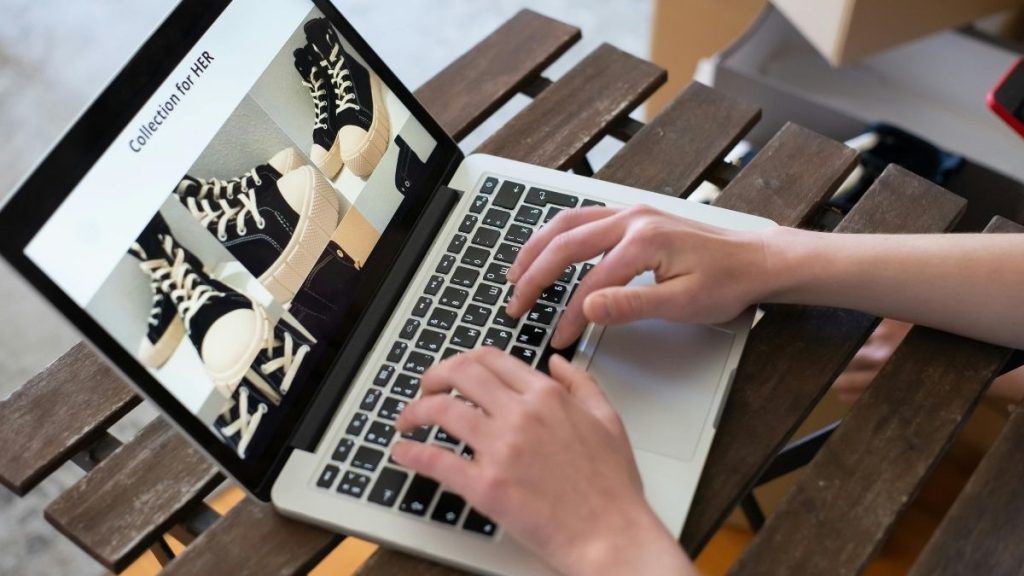 E-commerce, Pexels